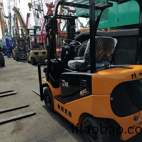 杭(hang)州(zhou)電(dian)動叉車(che)