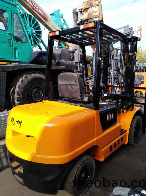 二手(shou)叉(cha)車撡(cao)作應(ying)註意的(de)要(yao)點